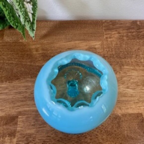 Antique Model Flint Glass Wreath and Shell Blue Opalescent Rose Bowl Footed Vase - Picture 5 of 5